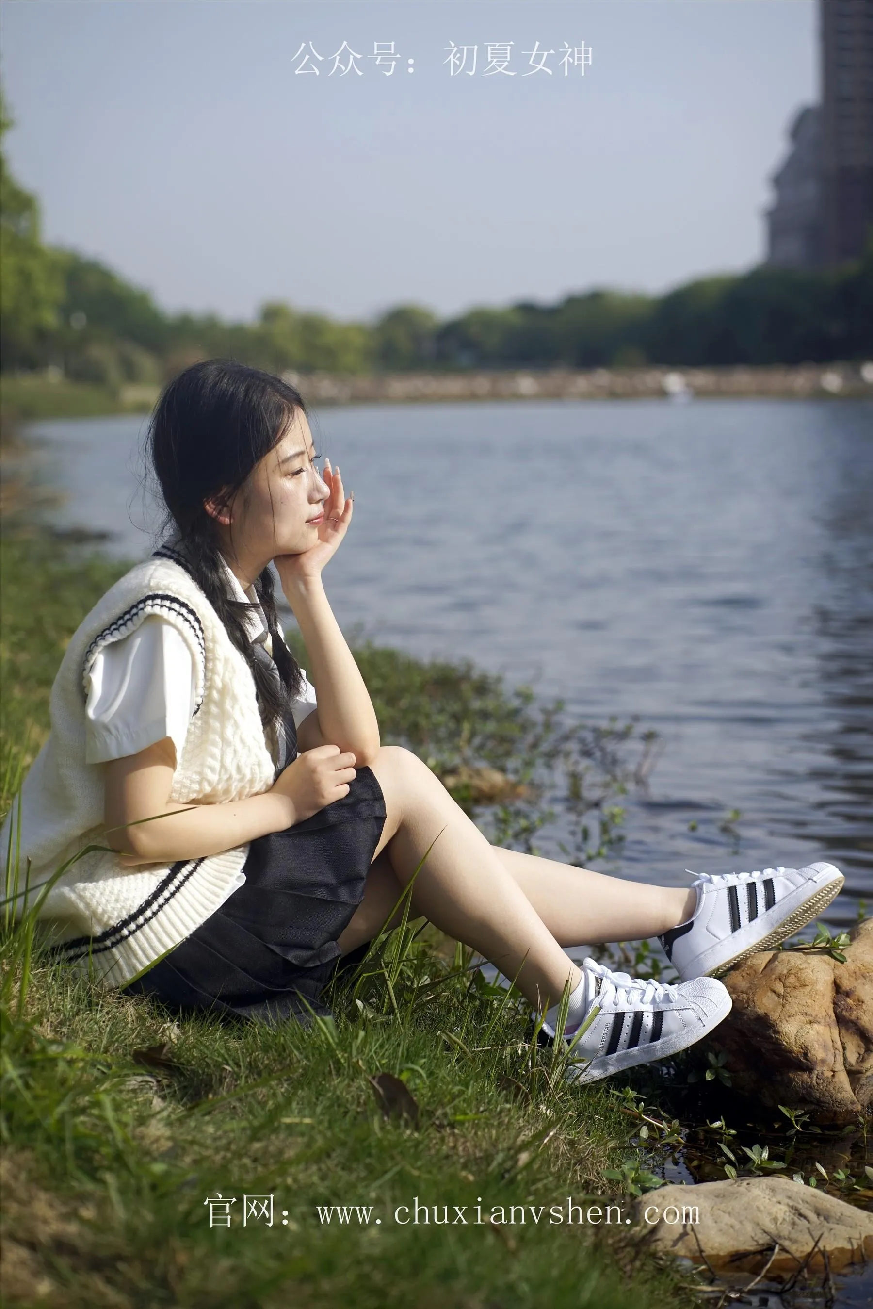 初夏女神 NO.061 念念 春秋JK套搭配三叶草贝壳头鞋 [115P]插图